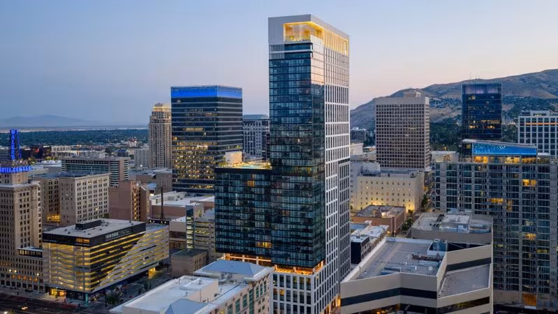 未来城市摩天大楼